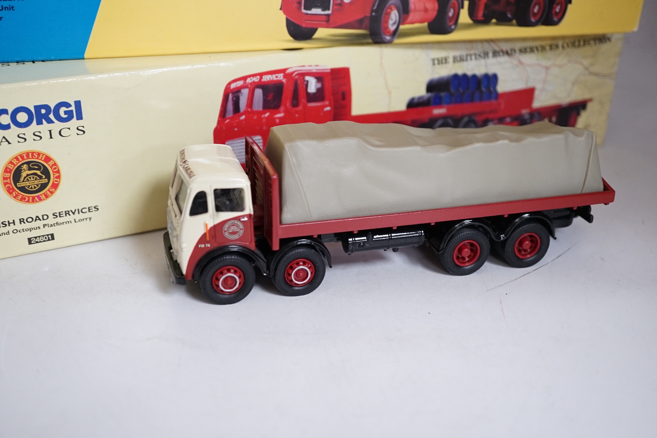 Eighteen boxed Corgi and Corgi Classics diecast commercial vehicles including tanker wagons, flatbed lorries, articulated box trailers, etc.